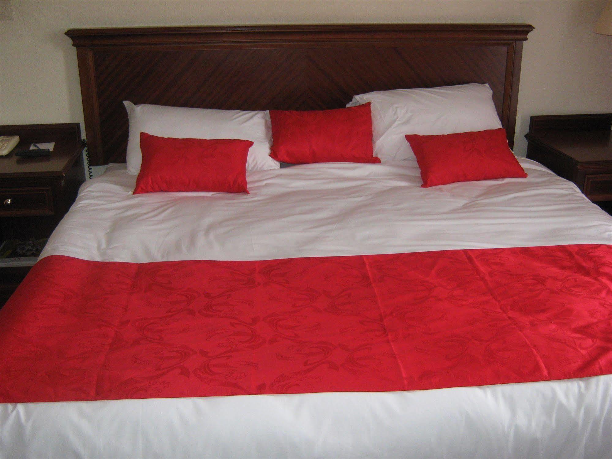 Marasa Umubano Hotel Kigali Ngoại thất bức ảnh